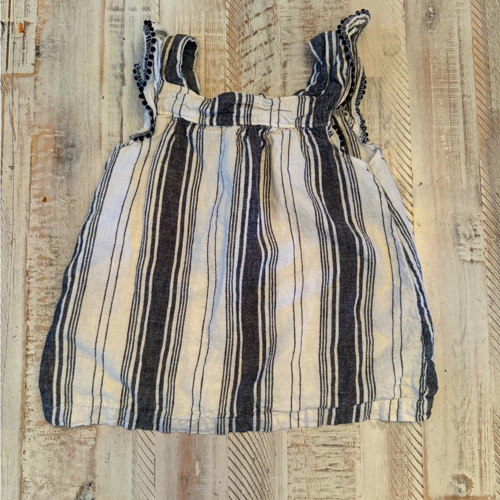 💕  Carter's Ruffled Tank